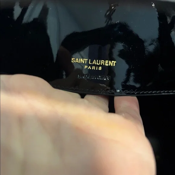 Yves Saint Laurent Black Patent Leather Women's bucket bag - Picture 7 of 8